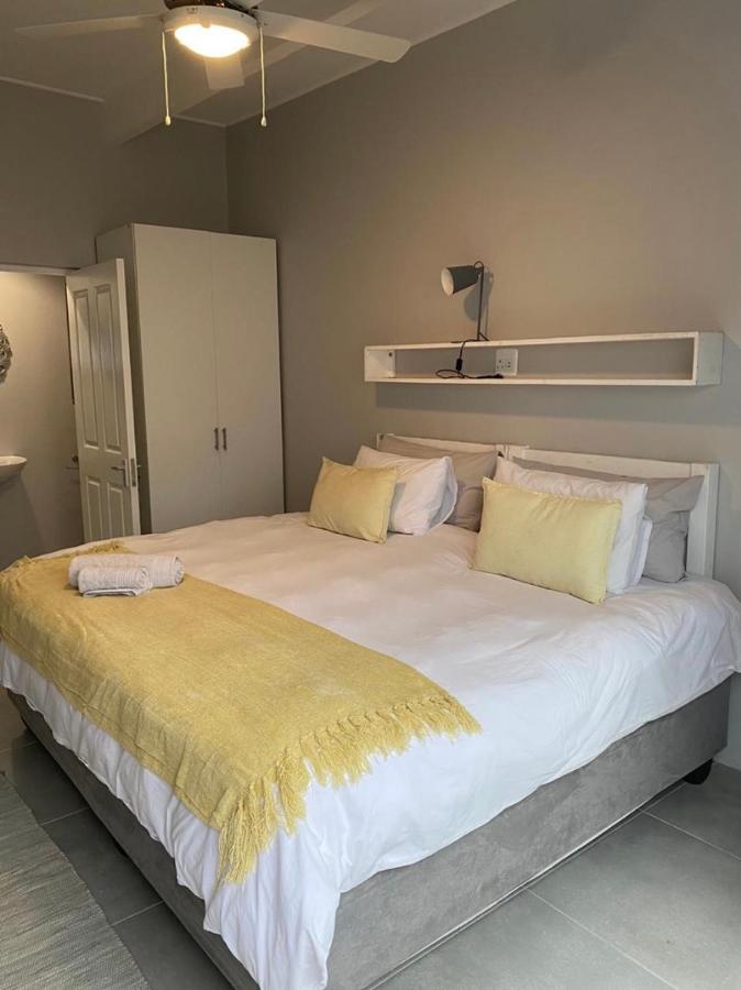 Second Best Accommodation East London Exteriör bild